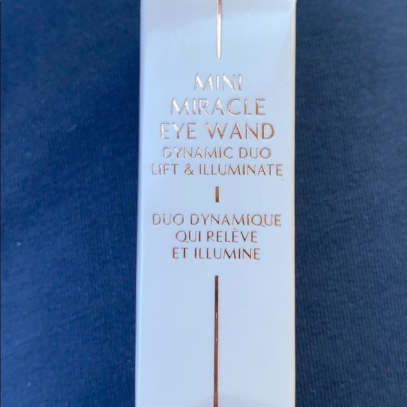 Charlotte Tilbury MINI MIRACLE EYE WAND
SHADE 4 - Picture 8 of 8